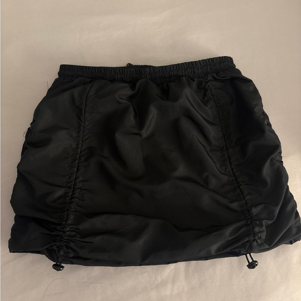 Black Ruched Mini Skirt - Picture 4 of 4